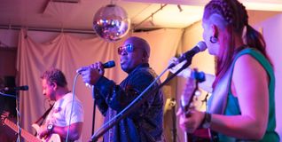 „Bluefonque - Hottest club in town"